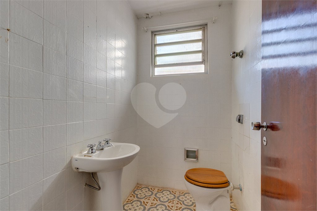 Sobrado à venda com 3 quartos, sendo 1 suíte, em Alto da Boa Vista, São Paulo, SP