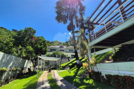 Casa à venda com 6 quartos, sendo 4 suítes, em Ferradura, Armação dos Búzios, RJ