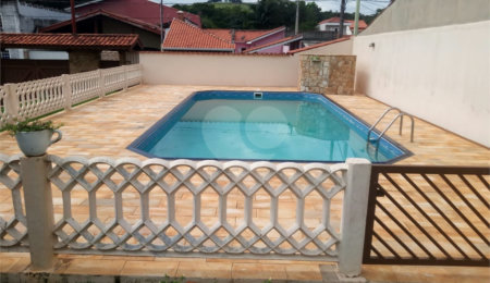 Casa à venda com 3 quartos, sendo 1 suíte, no Centro, Piracaia, SP