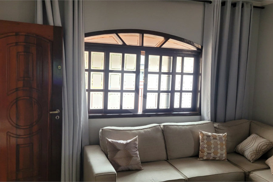 Casa à venda com 6 quartos, sendo 2 suítes, em Laranjeiras, Caieiras, SP