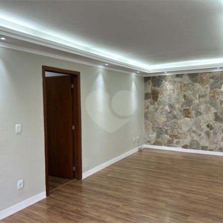 Apartamento à venda com 3 quartos, sendo 1 suíte,  em Vila Lavínia, Mogi das Cruzes, SP