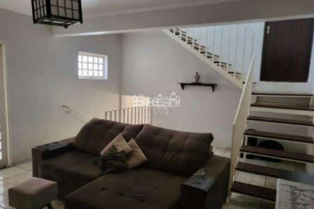 Sobrado à Venda com piscina e próximo à FAAT – Atibaia/SP