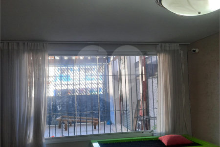 Sobrado à venda com 3 quartos, sendo 1 suíte,  em Interlagos, São Paulo, SP