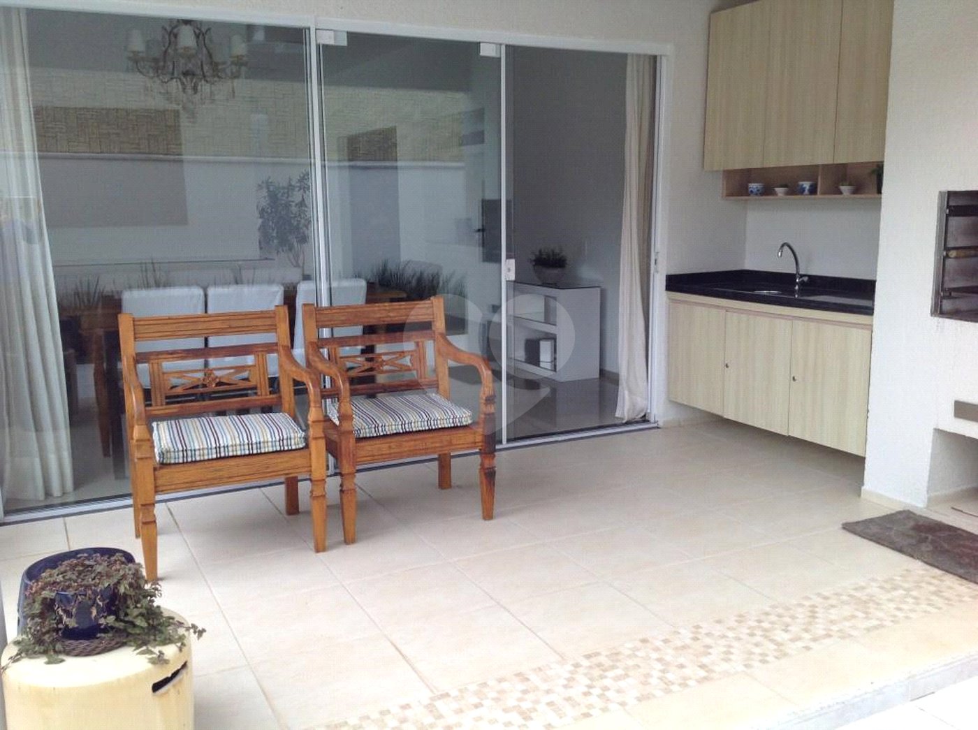 Casa à venda com 3 quartos, sendo 2 suítes,  no condomínio Real Park - Vila Oliveira, Mogi das Cruzes - SP