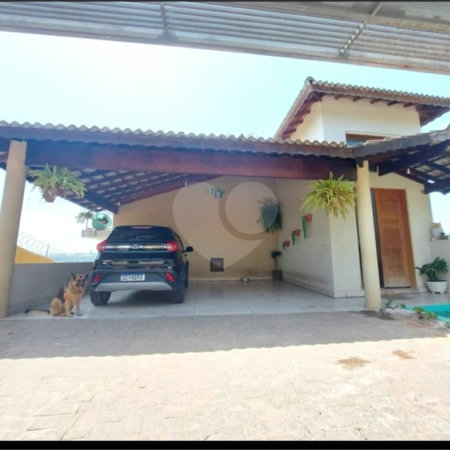 Casa à venda com 4 quartos, sendo 3 suítes,  no Centro, Bom Jesus dos Perdões, SP