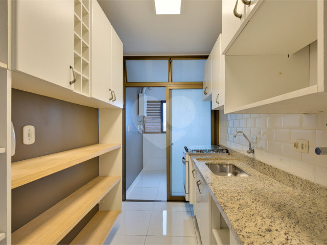 Apartamento à venda com 3 quartos, sendo 1 suíte,  em Alto da Boa Vista, São Paulo, SP
