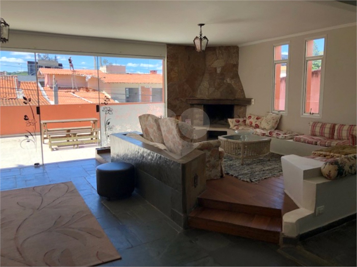 Casa à venda com 4 quartos, sendo 2 suítes,  em Jardim Leonor, São Paulo, SP