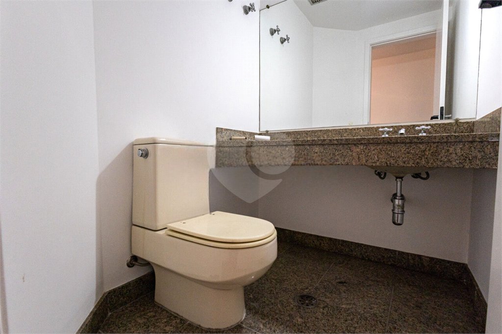 Apartamento para alugar com 3 suítes em Moema, São Paulo, SP