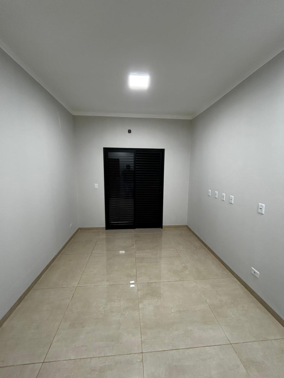 Casa à venda com 3 quartos, sendo 1 suíte,  em Três Lagoas, MS