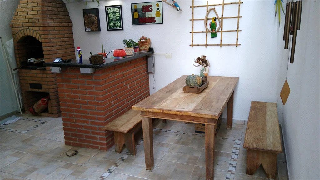 Sobrado à venda com 3 suítes em Ferreira, São Paulo, SP