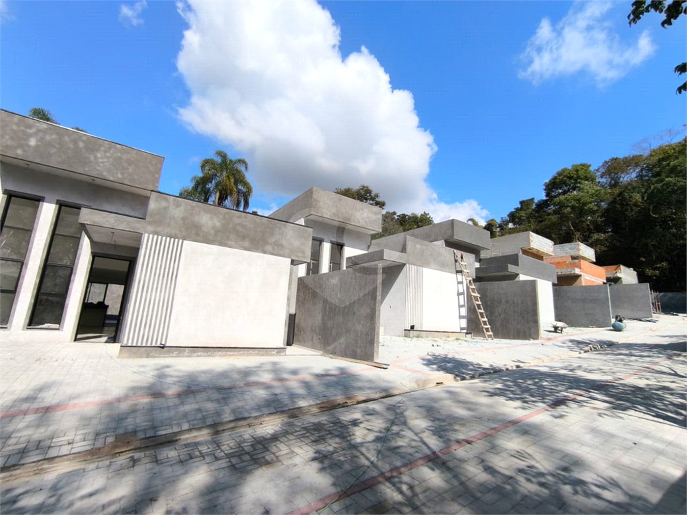 Casa à venda com 3 quartos, sendo 1 suíte, no condomínio Villagio Brasil, Atibaia - SP