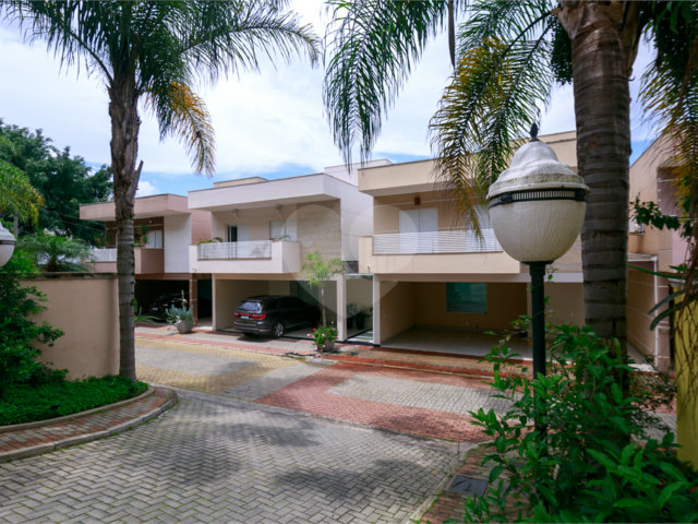 Casa à venda com 4 suítes no condomínio Bellagio, São Paulo - SP