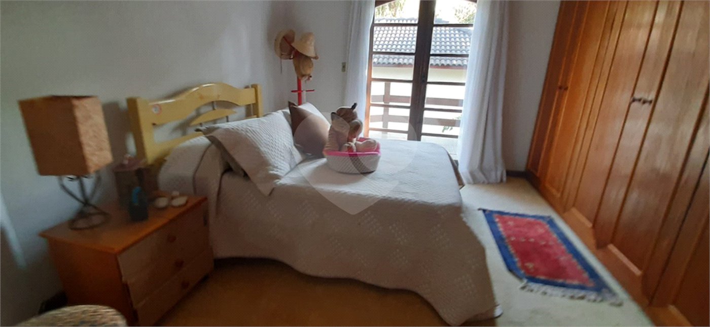 Casa à venda com 3 quartos, sendo 1 suíte, no condomínio Sausalito, Mairiporã - SP