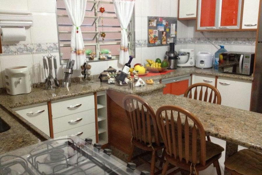 Sobrado à venda com 3 quartos, sendo 1 suíte, em Vila Nova Cachoeirinha, São Paulo, SP