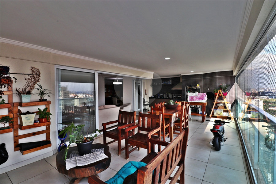 Apartamento à venda com 3 suítes em Santa Teresinha, São Paulo, SP