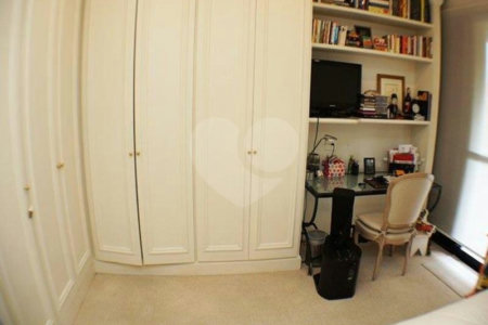 Apartamento à venda ou para alugar com 4 suítes em Moema, São Paulo, SP