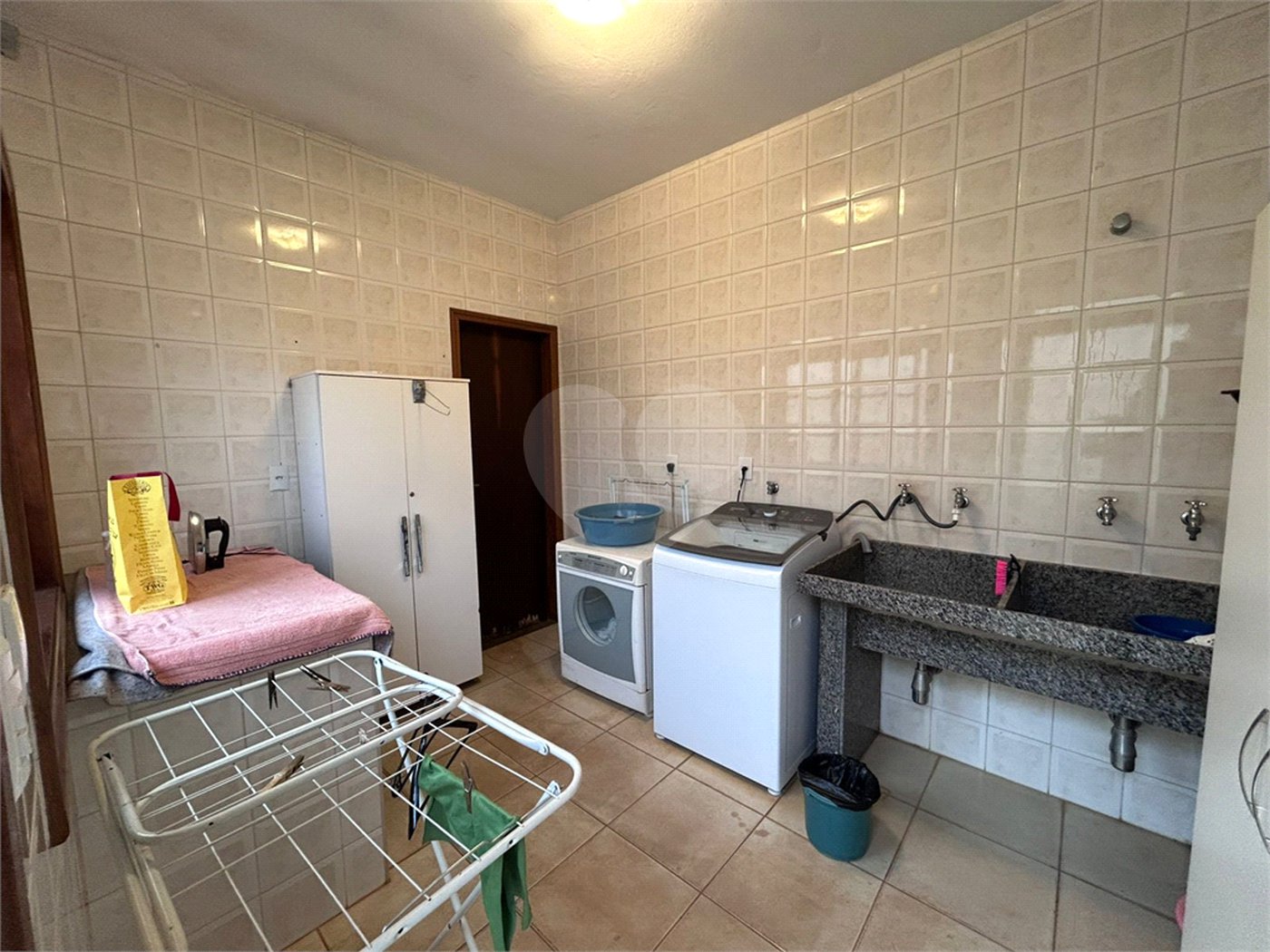 Casa à venda com 5 quartos, sendo 2 suítes, em Parque Residencial Colina das Estrelas, Tatuí, SP