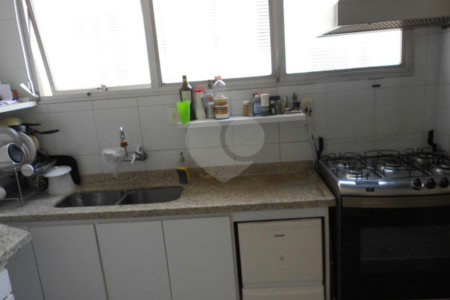 Apartamento à venda com 3 quartos, sendo 1 suíte,  em Santa Cecília, São Paulo, SP