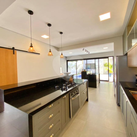 Casa à venda com 4 suítes no condomínio Jardim Vila Paradiso, Indaiatuba - SP