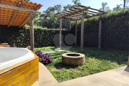 Casa à venda com 3 quartos, sendo 1 suíte, no condomínio Caconde, São Bernardo do Campo - SP
