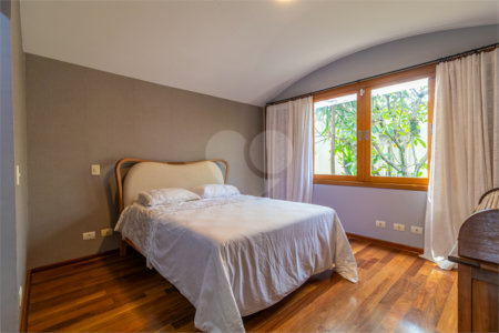 Casa à venda com 4 suítes em Campo Belo, São Paulo, SP