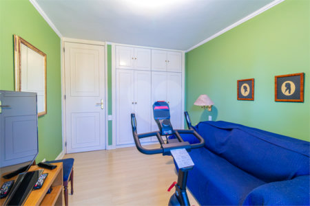 Casa à venda com 3 quartos, sendo 2 suítes, em Interlagos, São Paulo, SP