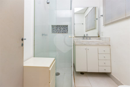 Casa Térrea à venda com 5 quartos, sendo 3 suítes, em Jardim Marajoara, São Paulo, SP