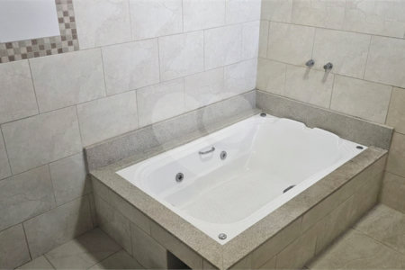 Casa à venda com 3 quartos, sendo 1 suíte,  no condomínio Reserva dos Vinhedos, Louveira - SP