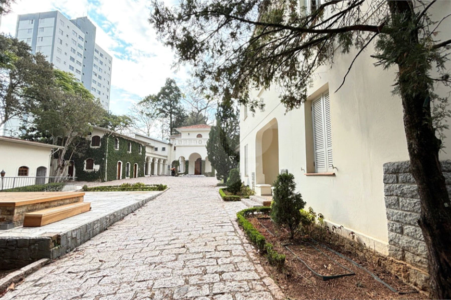 Sobrado à venda ou para alugar com 15 quartos em Tremembé, São Paulo, SP