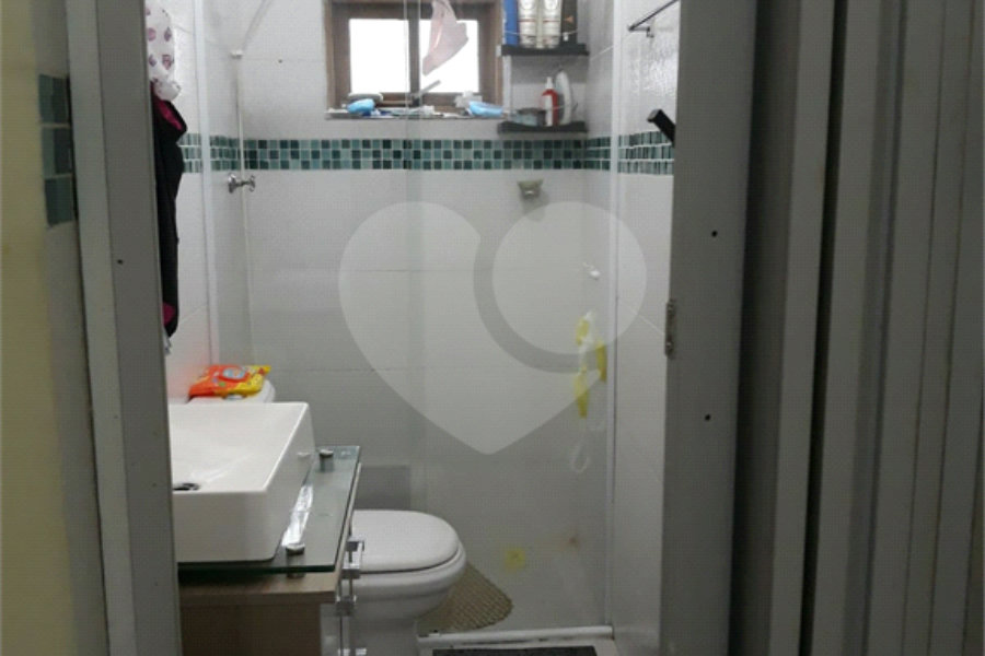 Sobrado à venda com 4 quartos, sendo 2 suítes, em Parque Edu Chaves, São Paulo, SP