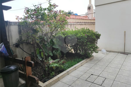 Casa à venda com 4 quartos, sendo 2 suítes, no condomínio Chácara das Rosas, São Paulo - SP