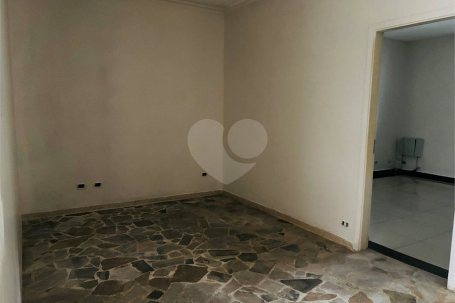 Sobrado à venda com 3 quartos, sendo 1 suíte, em Vila Romana, São Paulo, SP