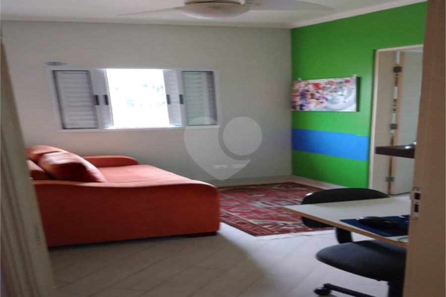 Casa à venda com 3 quartos, sendo 2 suítes, no condomínio Villa's Residencial, São Paulo - SP