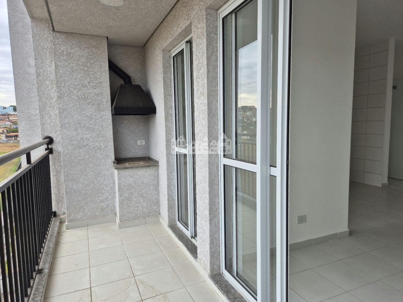 Apartamento para alugar com 3 quartos, sendo 1 suíte, em Jardim das Palmeiras, Atibaia, SP