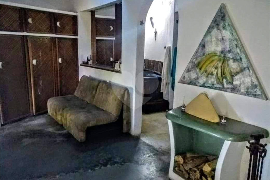 Chácara à venda com 4 quartos, sendo 3 suítes, no Centro, Juquitiba, SP
