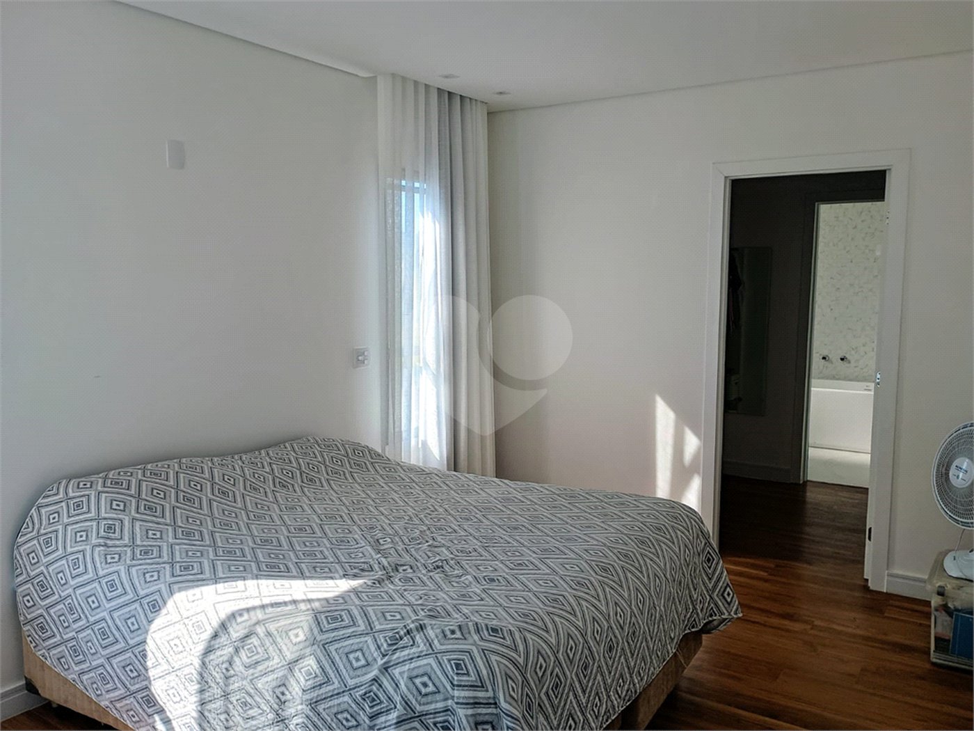 Casa à venda ou para alugar com 4 suítes no Centro, Jambeiro, SP