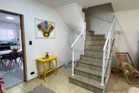 Sobrado à venda com 3 quartos, sendo 1 suíte, em Vila Gustavo, São Paulo, SP