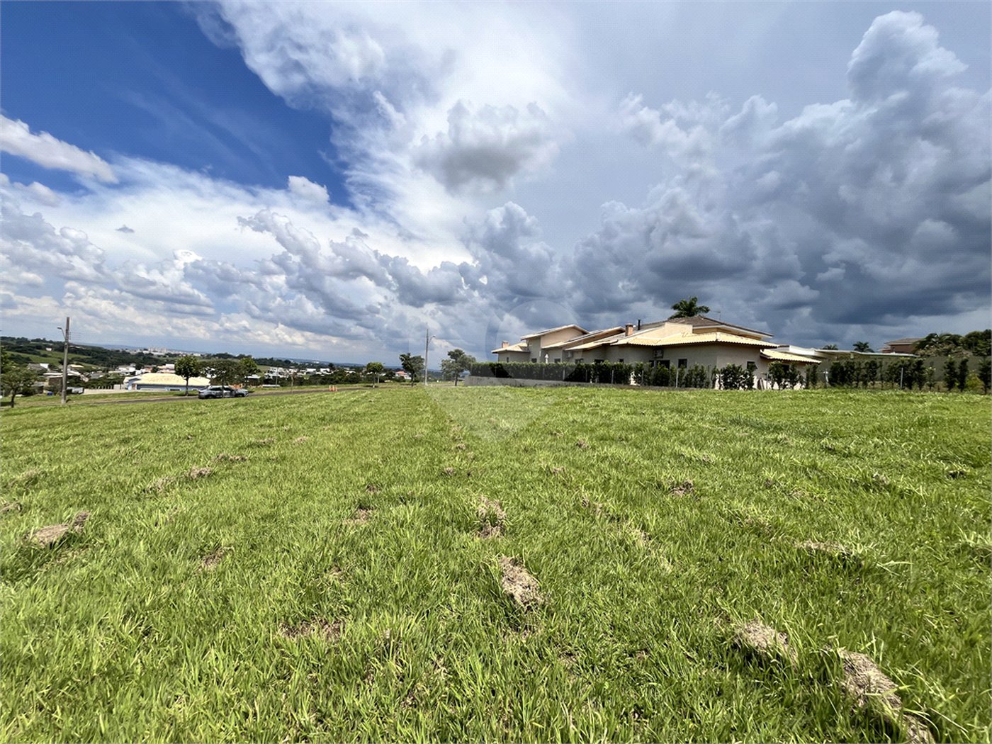 Terreno à venda no condomínio Residencial Saint Charbel, Araçoiaba da Serra - SP