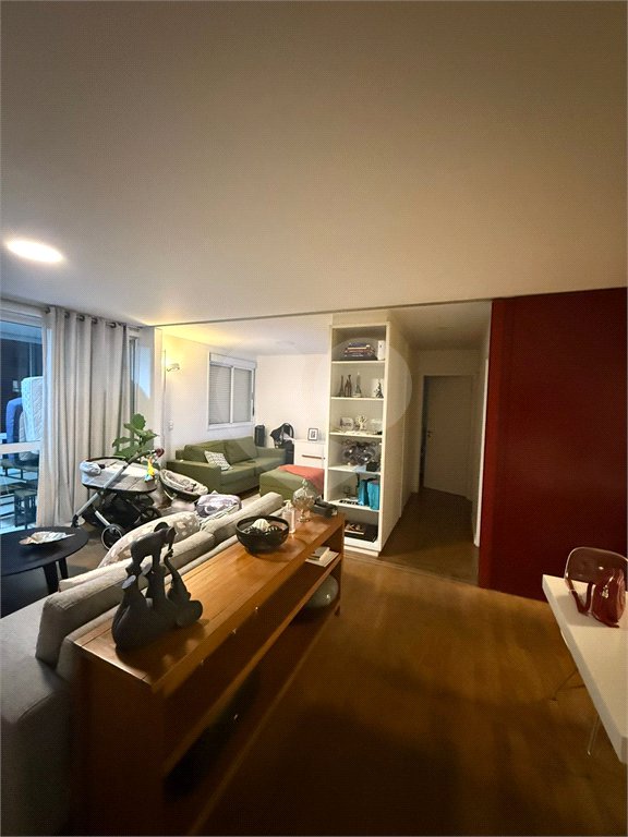 Apartamento à venda com 3 quartos, sendo 2 suítes,  em Vila Andrade, São Paulo, SP
