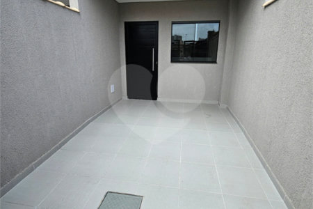 Sobrado à venda com 2 quartos em Maracanã, Praia Grande, SP