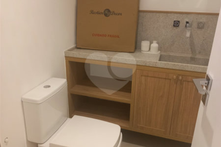 Apartamento à venda com 2 quartos, sendo 1 suíte, em Vila Olímpia, São Paulo, SP