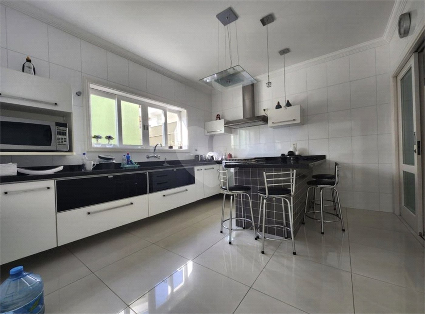 Casa à venda com 3 suítes no condomínio Villagio Di Verona, Vinhedo - SP