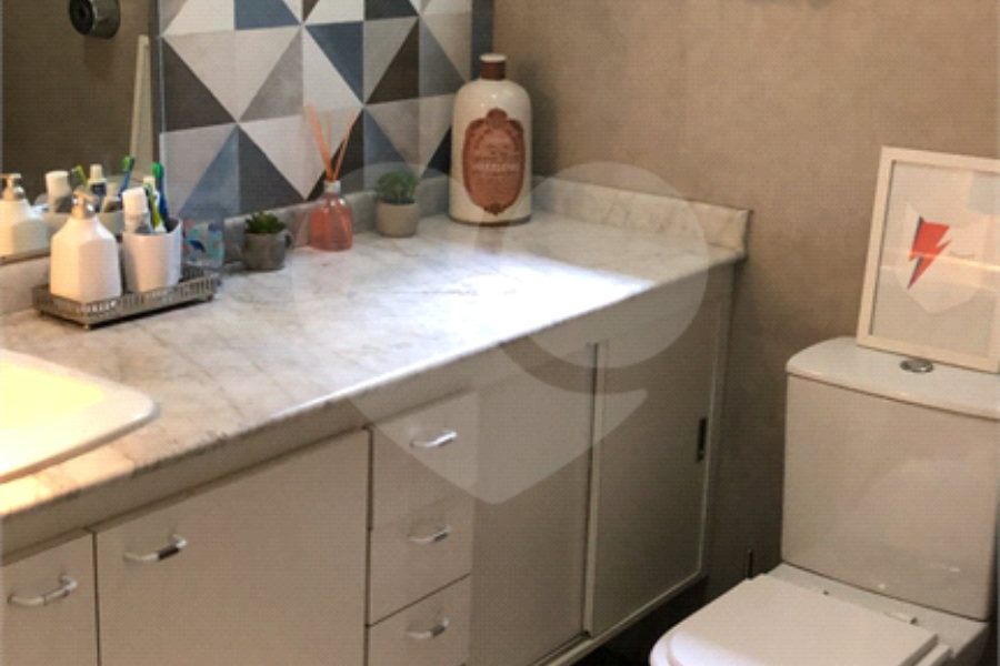 Casa à venda com 3 quartos, sendo 1 suíte,  no condomínio Alpes da Cantareira, Mairiporã - SP