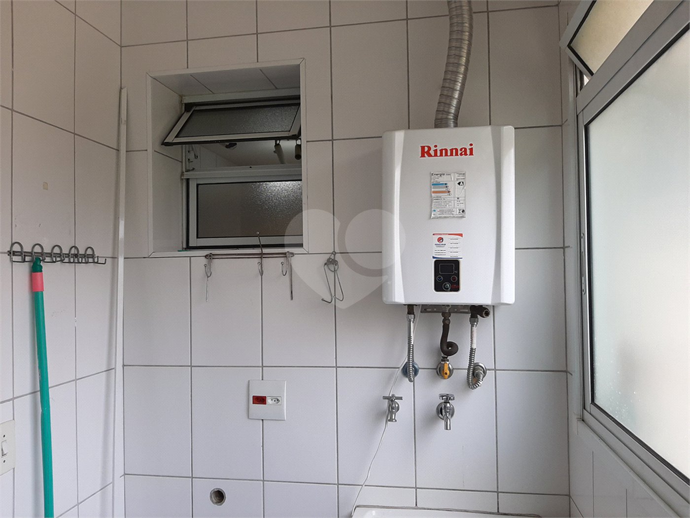 Apartamento à venda ou para alugar com 3 quartos, sendo 1 suíte,  em Vila Suzana, São Paulo, SP