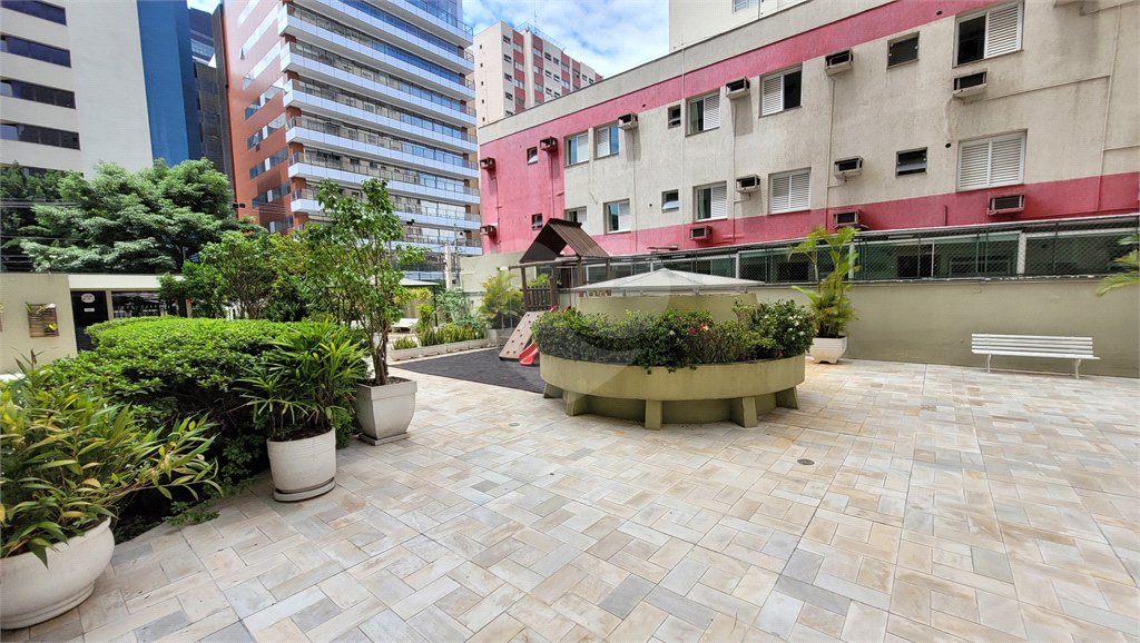 Apartamento à venda com 2 quartos, sendo 1 suíte,  em Vila Mariana, São Paulo, SP