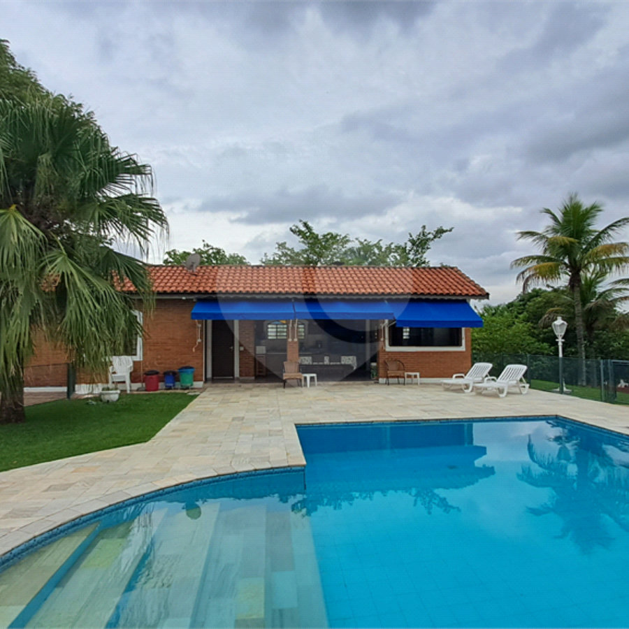 Casa à venda com 3 quartos, sendo 1 suíte, no condomínio Residencial Vale das Laranjeiras, Indaiatuba - SP