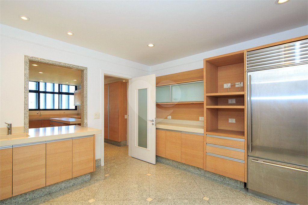 Duplex à venda ou para alugar com 5 suítes em Alto da Boa Vista, São Paulo, SP