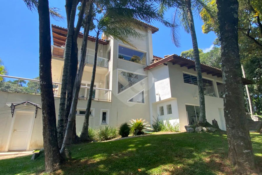 Casa à venda com 4 suítes em Serra da Cantareira, Mairiporã, SP