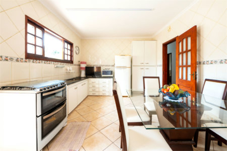 Casa Térrea à venda com 4 quartos, sendo 1 suíte, em Jardim Marajoara, São Paulo, SP