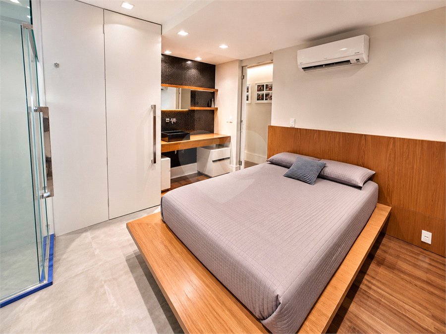 Apartamento à venda com 4 quartos, sendo 3 suítes, em Santa Cecília, São Paulo, SP